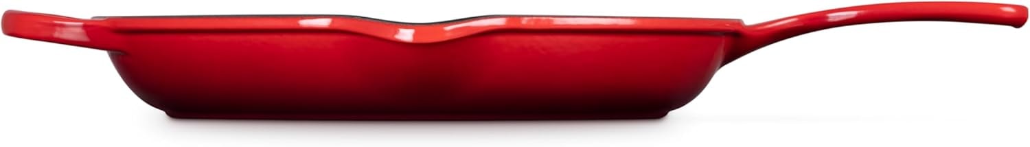 Cast Iron Signature Skillet Le Creuset – 2.3 quarts – Cerise – Skillets