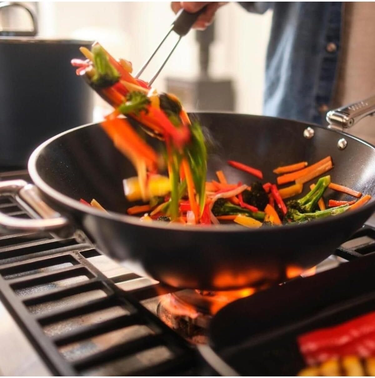 Joseph Joseph 12.5" Ceramic Non-Stick Folding Handle Wok – 32 centiliters – Midnight Blue – Woks & Stir-Fry Pans