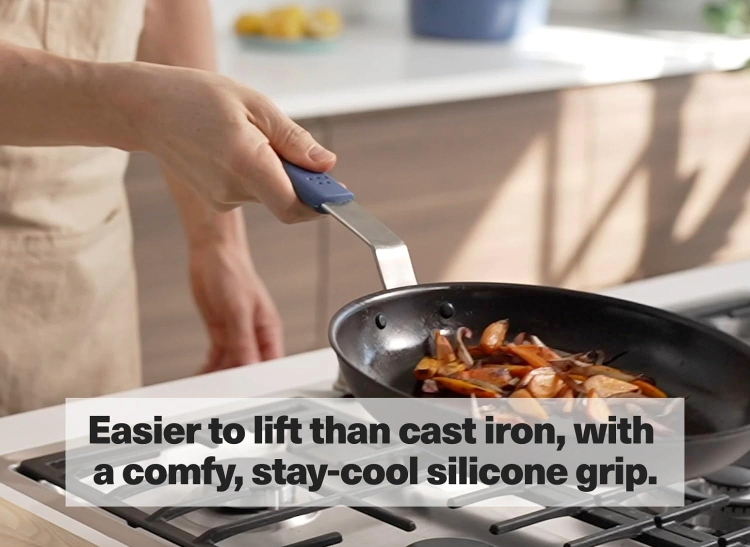 Misen Pre-Seasoned Carbon Steel Fry Pan – Lightweight Even Heating – 2.25 quarts – Black – Skillets