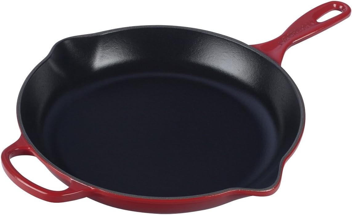 Cast Iron Signature Skillet Le Creuset – 2.3 quarts – Cerise – Skillets