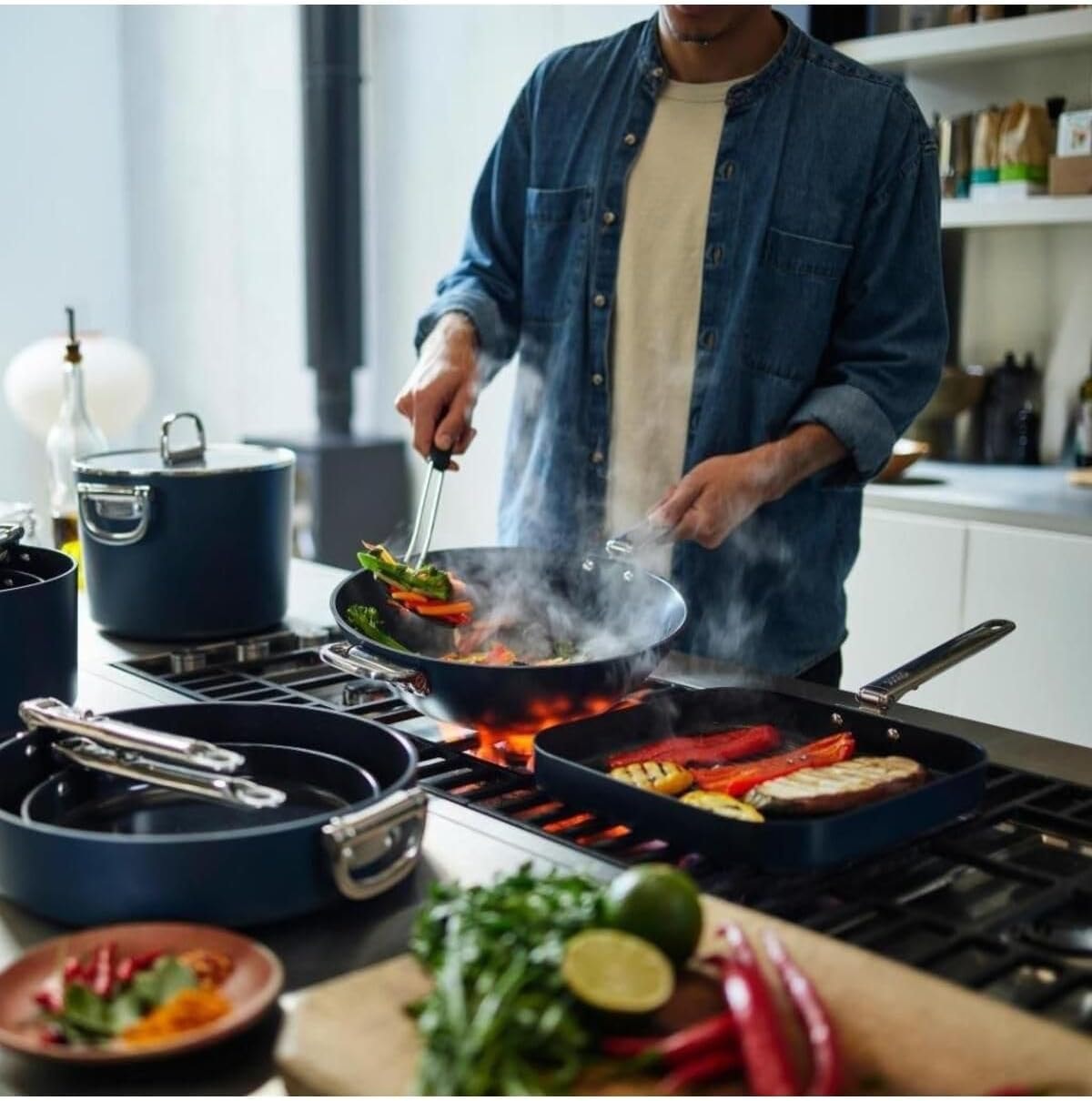 Joseph Joseph 12.5" Ceramic Non-Stick Folding Handle Wok – 32 centiliters – Midnight Blue – Woks & Stir-Fry Pans