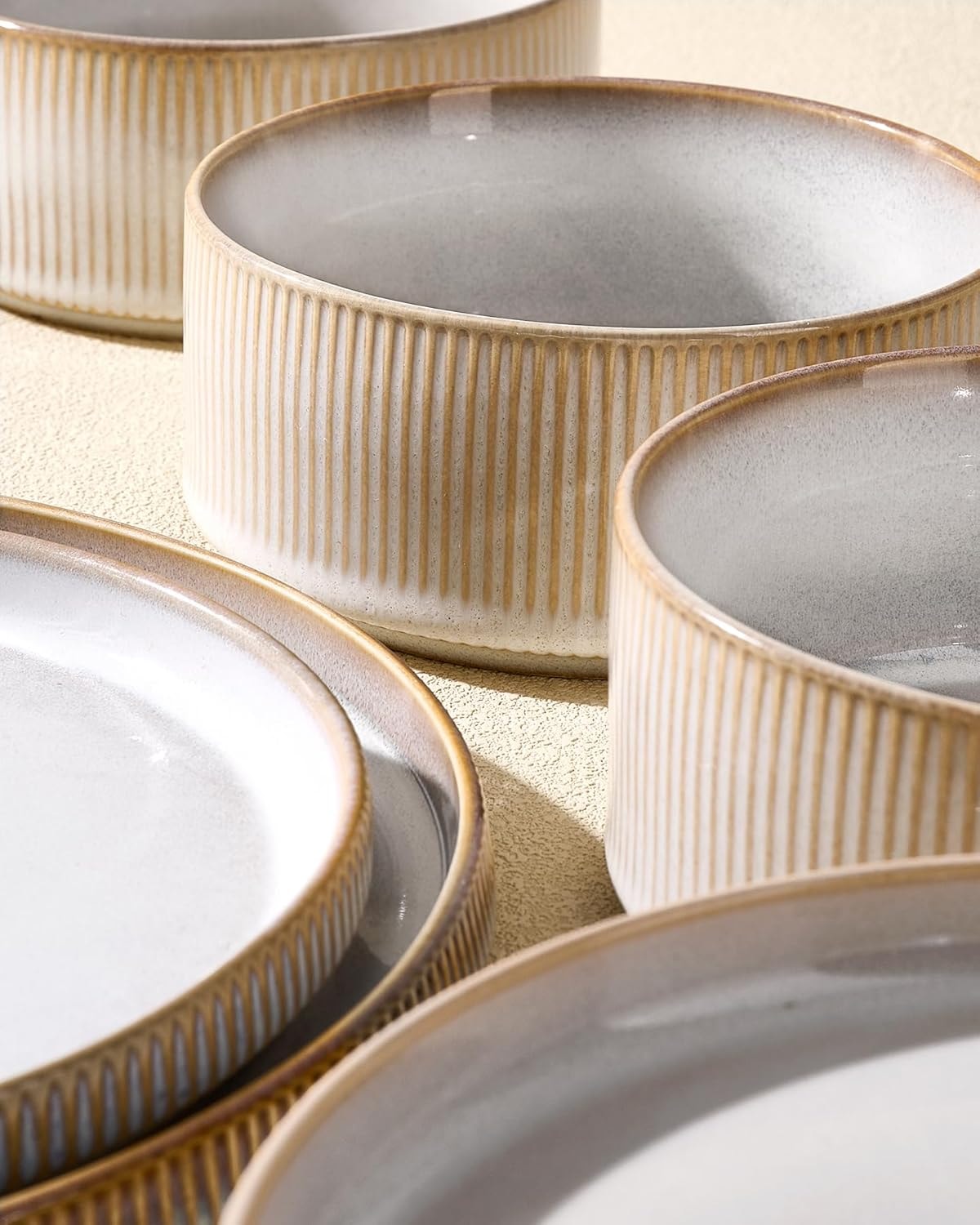 Wudkey 18-Piece White Cappuccino Ceramic Dinnerware Sets – Cappuccino White