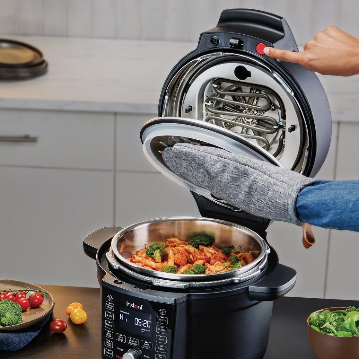 Instant Pot Duo Crisp Ultimate Air Fryer – 6.5 liters – Black – Electric Pressure Cookers