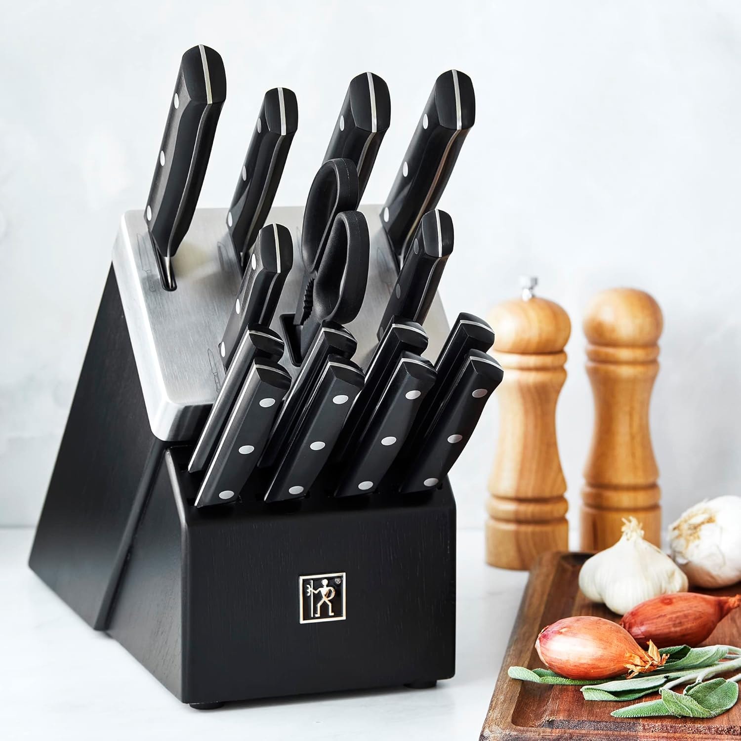 HENCKELS Razor-Sharp Solution 16-Piece Self-Sharpening Knife Block Set – Black – Knife Sets