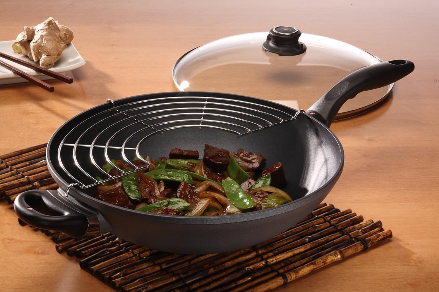 Swiss Diamond Wok with Lid – 5.3 quarts – Black – Woks & Stir-Fry Pans