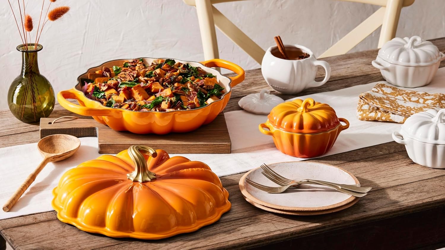 Le Creuset 1.5 Quart Signature Cast Iron Braiser - Licorice – 2.75 quarts – Dutch Ovens