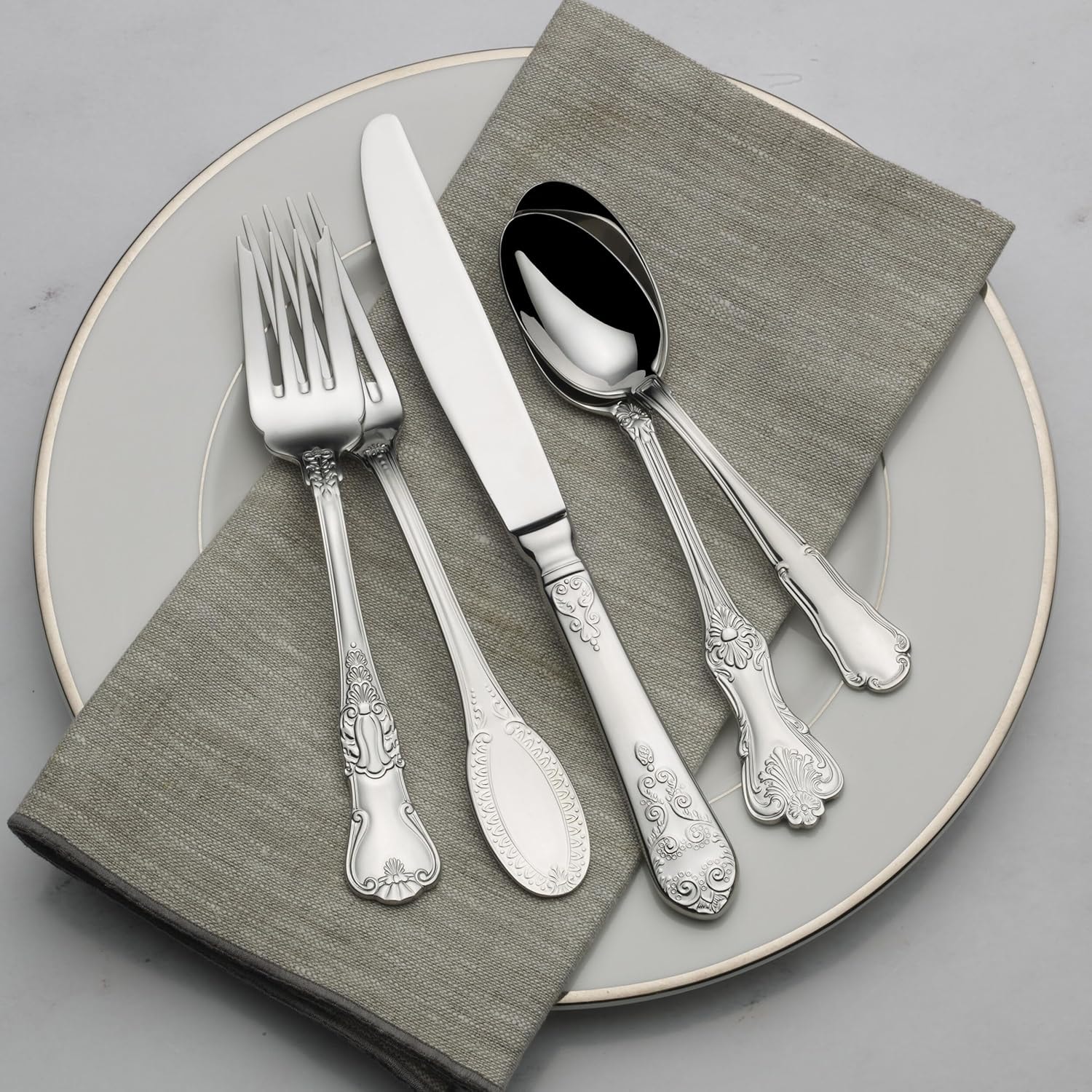 Wallace Hotel 77-Piece Flatware Set – Silver – Steak Sets