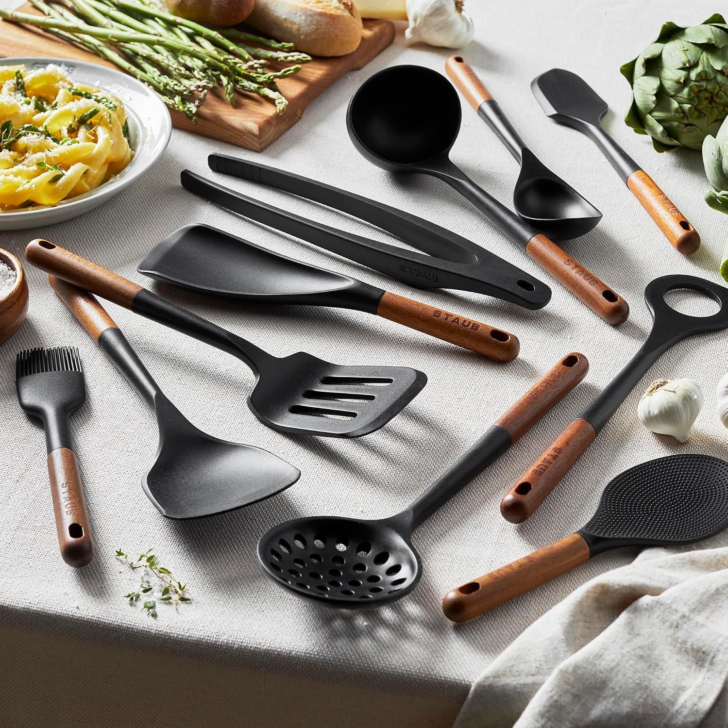 Staub Silicone Cooking Utensil Set with Wood Handle – Matte Black – Utensil Sets