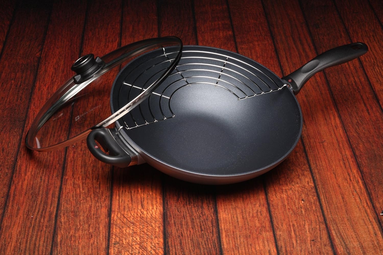 Swiss Diamond Wok with Lid – 5.3 quarts – Black – Woks & Stir-Fry Pans